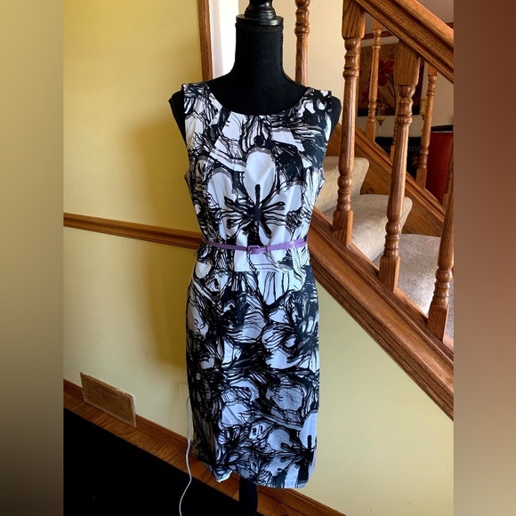 Ann Taylor Dresses & Skirts - ✨Ann Taylor Day Dress✨